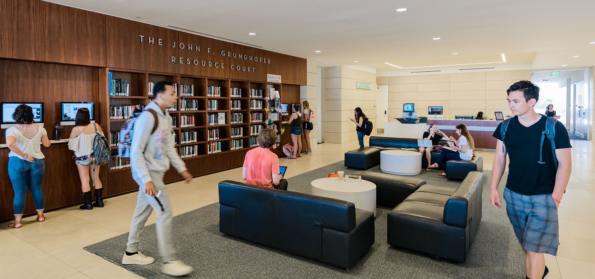 Students in library level 1 lobby